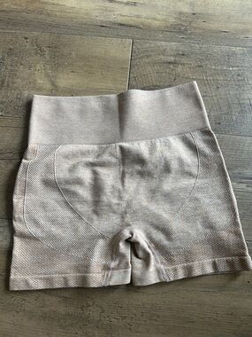 High-Waist Seamless Women’s Shorts in Light Beige